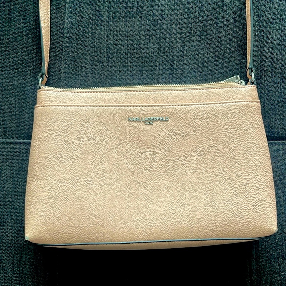 Karl Lagerfeld messenger